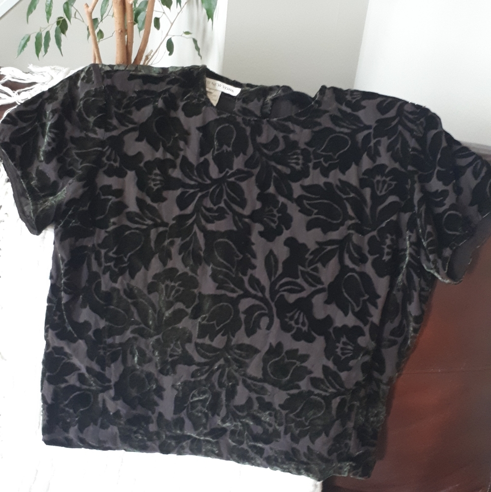 *Silk* Dark green vintage Jones New York silk velour blouse